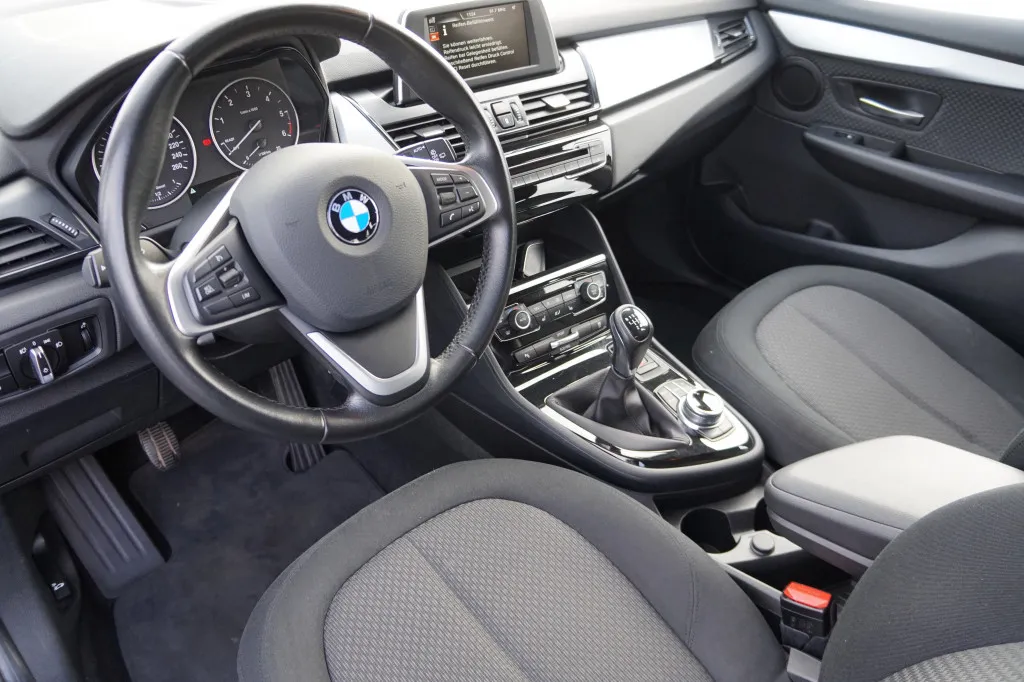 BMW 218 ACTIVE TOURER D ADVANTAGE*NAVI*VOLL LED*PDC* Image 3