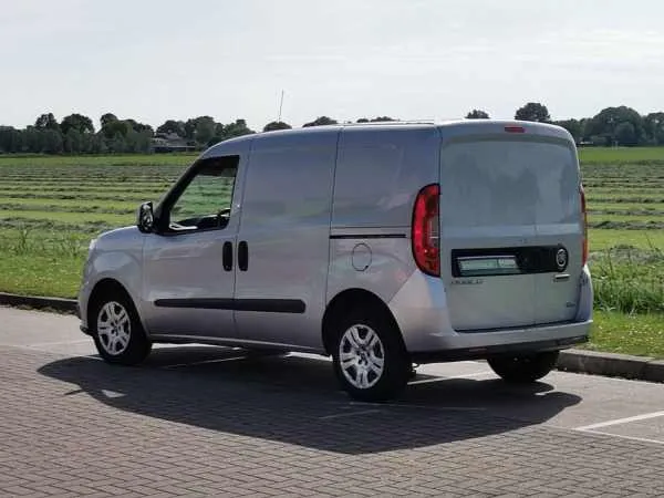 Fiat Doblo CARGO 1.3 HDI 2xZijdeur 90Pk! Image 5